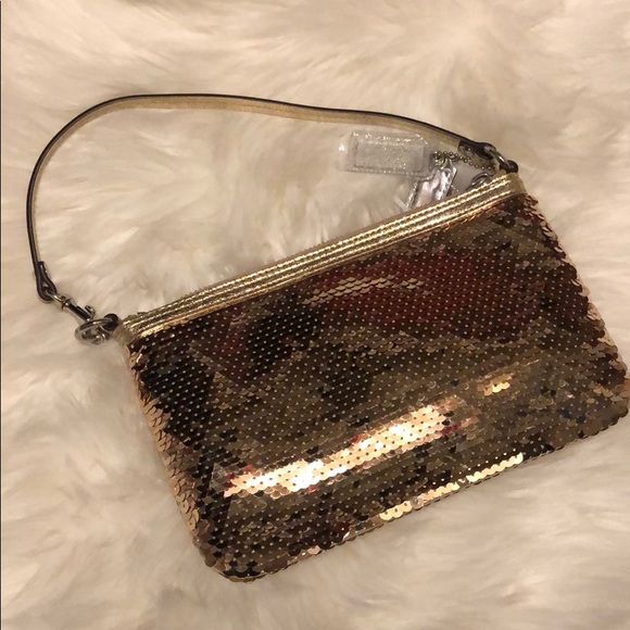 Coach Sequinned Poppy Wristlet - Picture 4 of 7